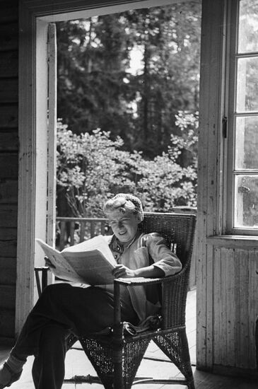 Poetess Vera Ibner