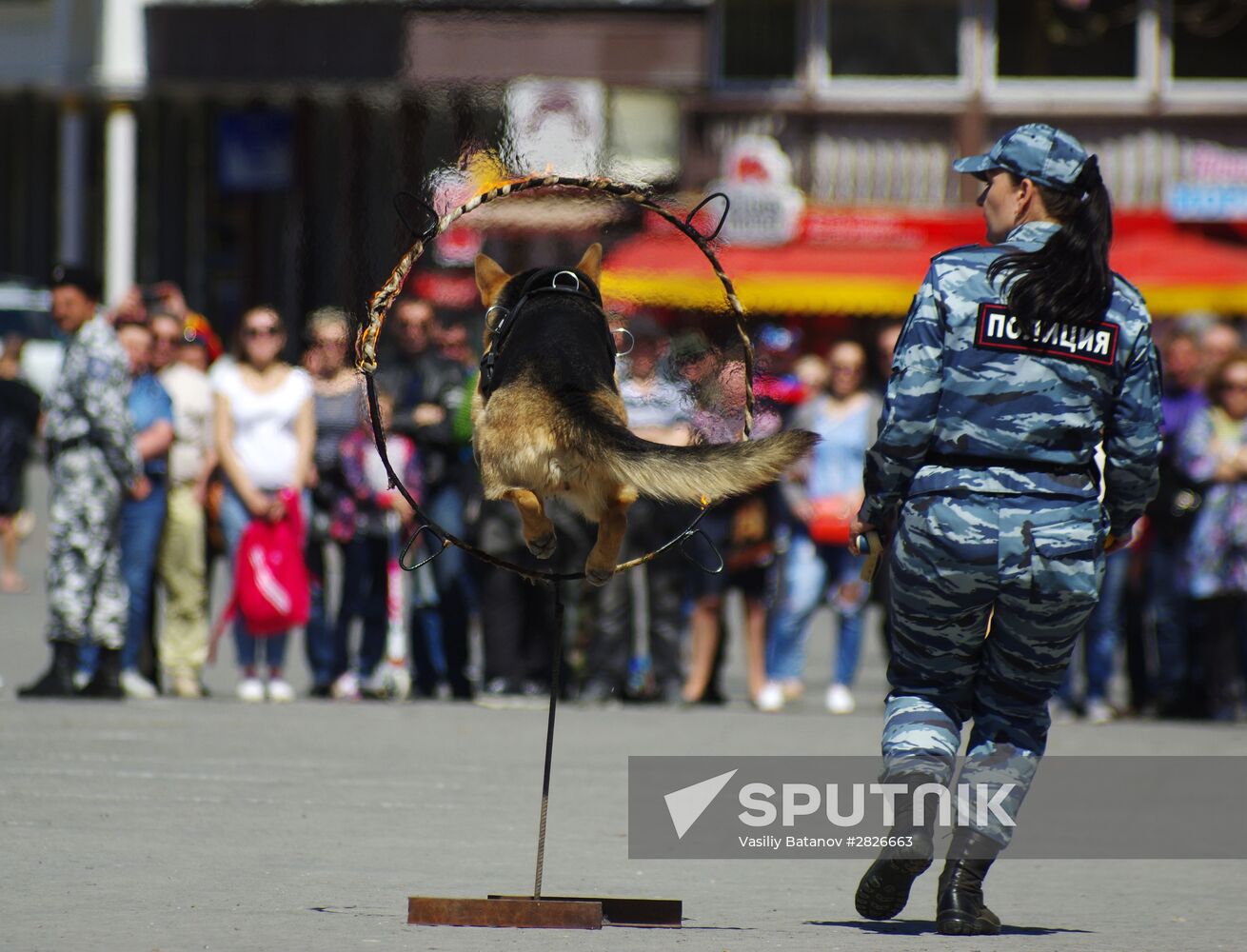 Exhibition performance by Interior Ministry's employees in Sevastopol