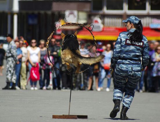 Exhibition performance by Interior Ministry's employees in Sevastopol