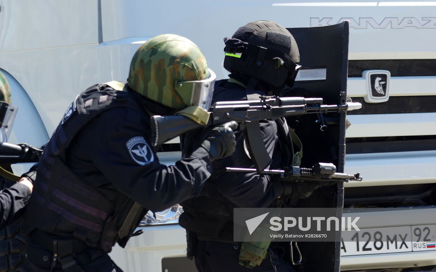 Exhibition performance by Interior Ministry's employees in Sevastopol