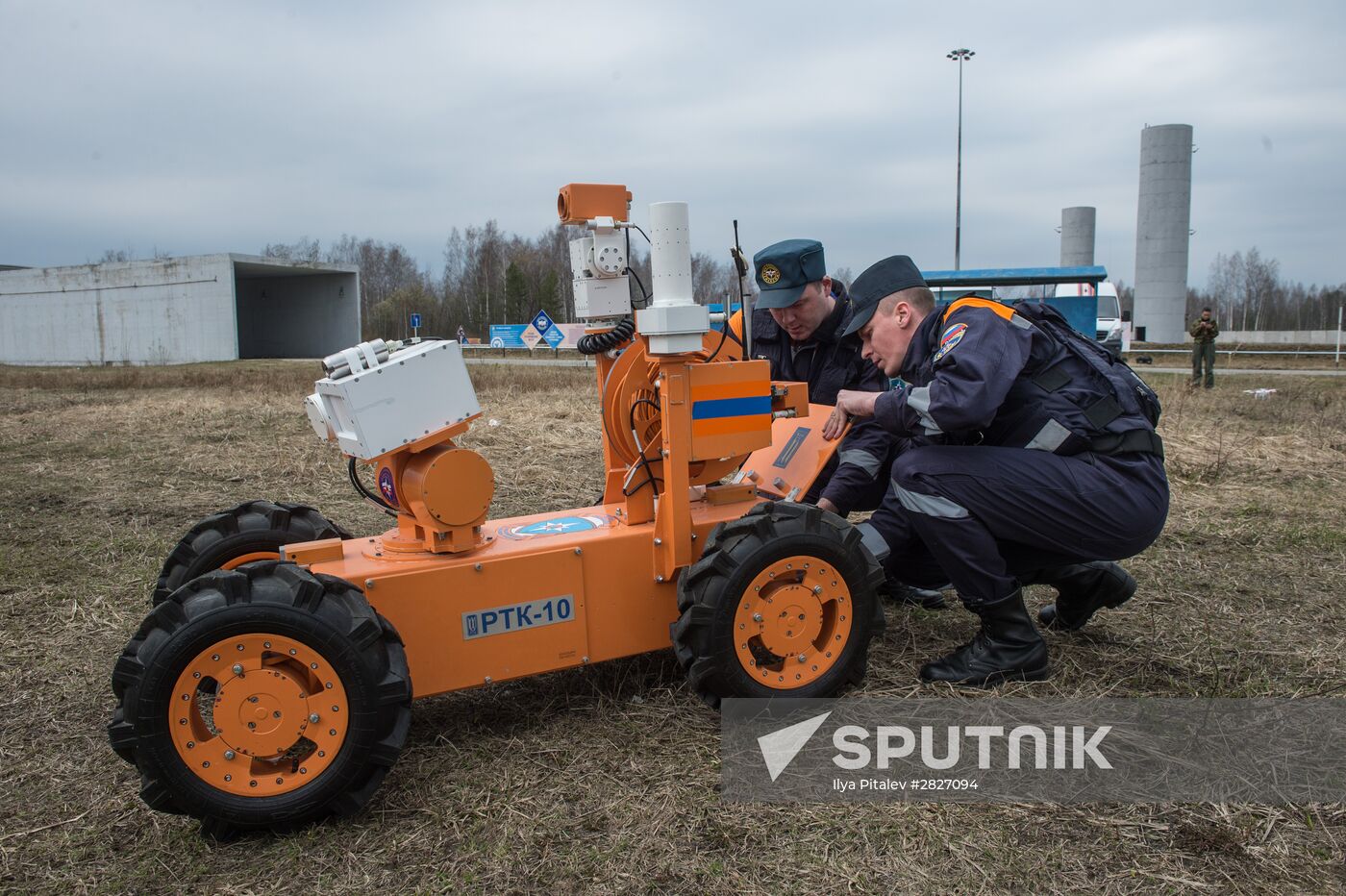 Emergencies ministry shows its technology for radiation-hit situation removal