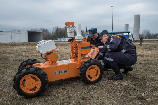 Emergencies ministry shows its technology for radiation-hit situation removal