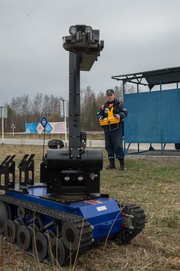 Emergencies ministry shows its technology for radiation-hit situation removal