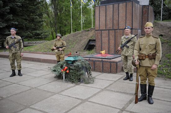 Transfer to Russia of remains of solder killed in 1943 in battle of Slavyansk