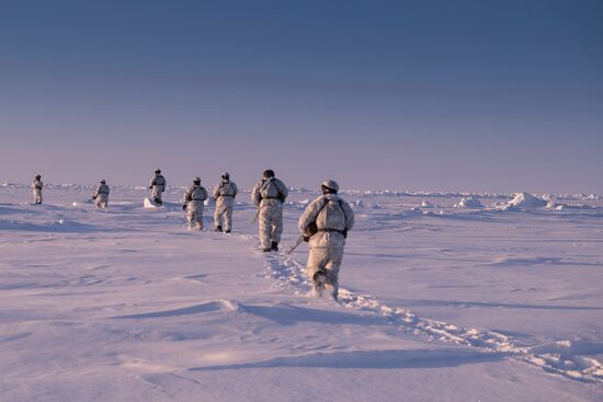 Drill of special ops unit of Chechen Republic near North Pole