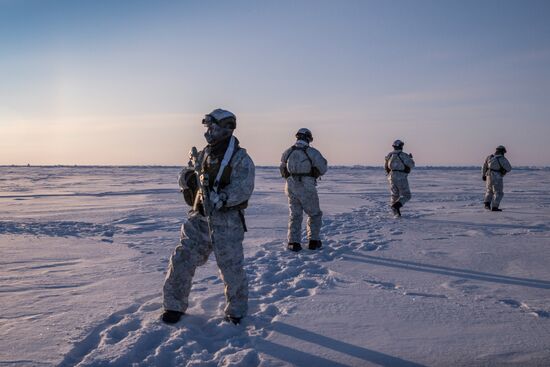 Drill of special ops unit of Chechen Republic near North Pole