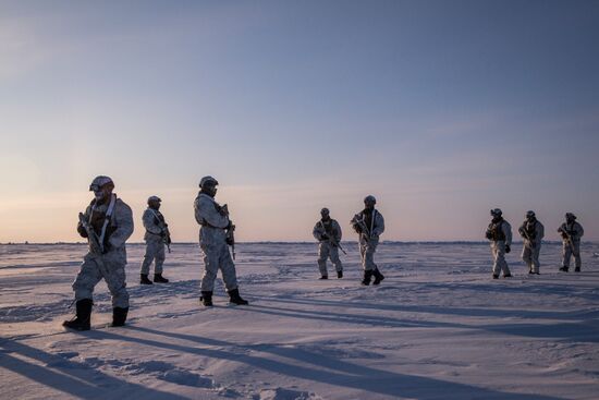 Drill of special ops unit of Chechen Republic near North Pole