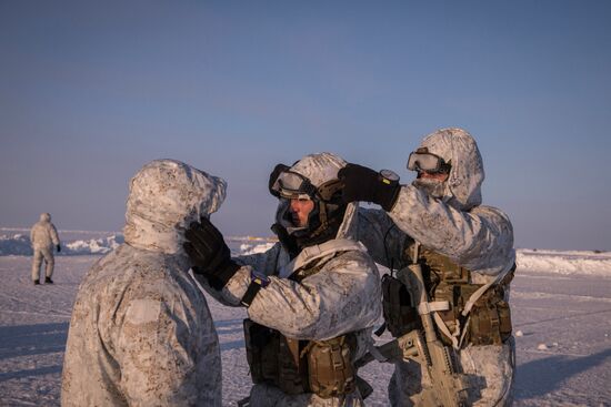Drill of special ops unit of Chechen Republic near North Pole