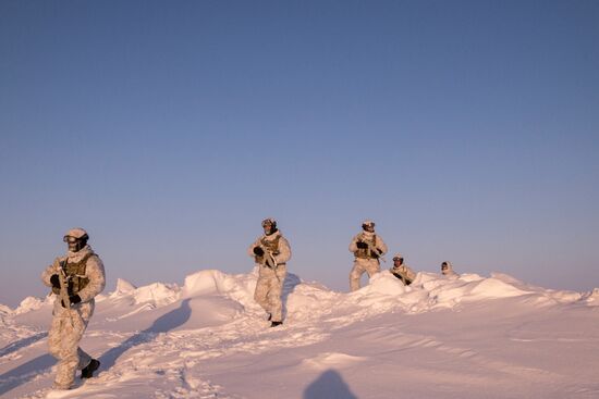 Drill of special ops unit of Chechen Republic near North Pole