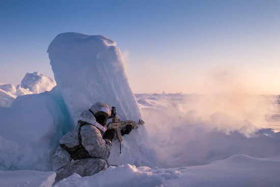 Drill of special ops unit of Chechen Republic near North Pole