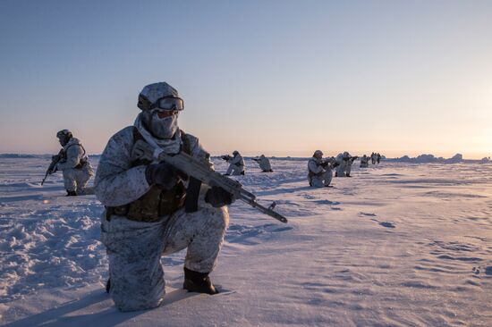 Drill of special ops unit of Chechen Republic near North Pole