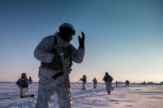 Drill of special ops unit of Chechen Republic near North Pole