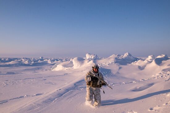 Drill of special ops unit of Chechen Republic near North Pole