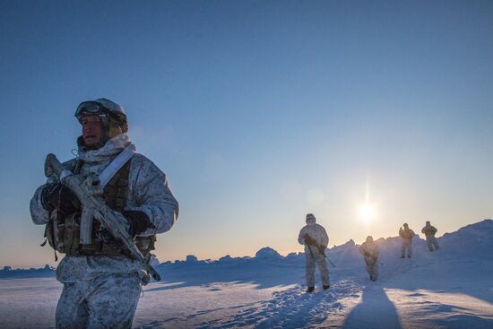 Drill of special ops unit of Chechen Republic near North Pole