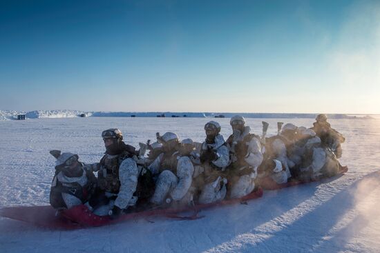 Drill of special ops unit of Chechen Republic near North Pole