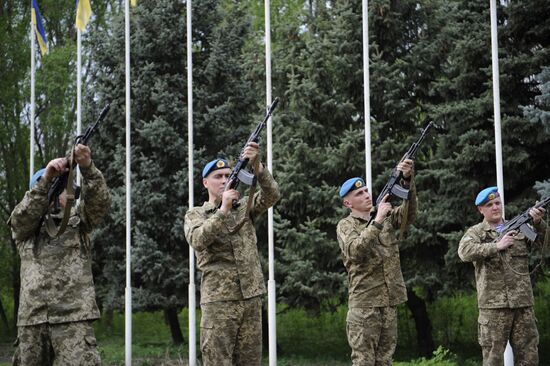 Relics of a servicemen killed in action in 1943 during battle for Slavyansk transferred to Russia