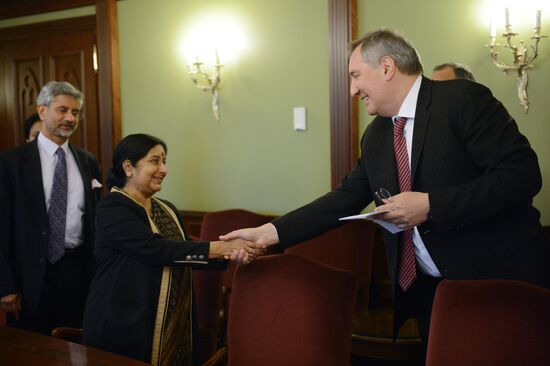 Russian Vice-Prime Minister Dmitry Rogozin meets with Indian Foreign Minister Sushma Swaraj