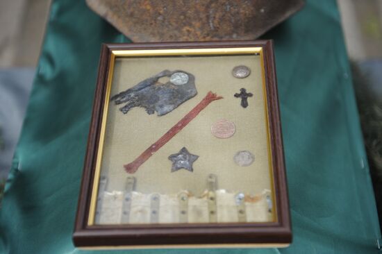 Relics of a serviceman killed in action in 1943 during battle for Slavyansk transferred to Russia