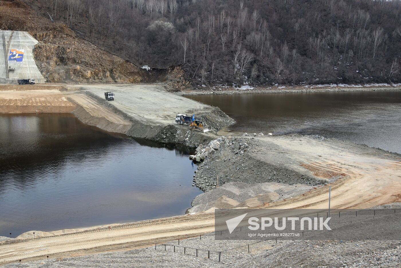 River Bureya damming at Nizhne-Bureiskaya HPP in Amur region