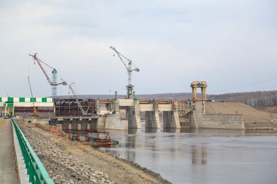 Damming the Bureya River near the Nizhne-Bureiskaya hydropower station in the Amur Region