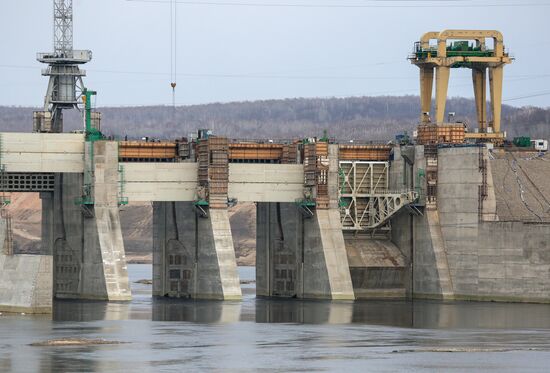 Damming the Bureya River near the Nizhne-Bureiskaya hydropower station in the Amur Region