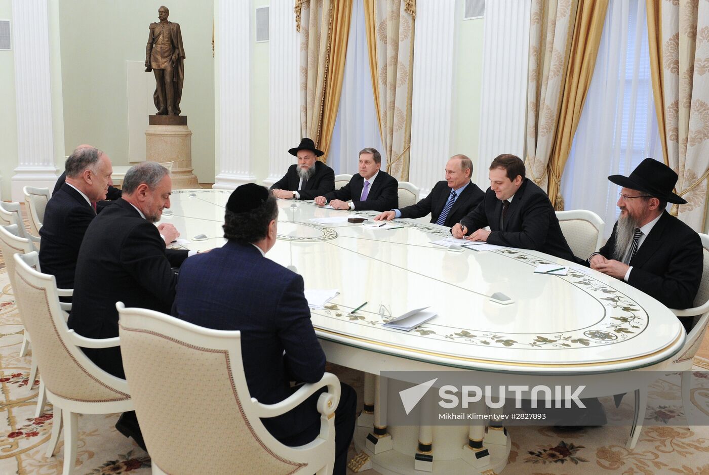President Vladimir Putin meets with World Jewish Congress President Ronald S. Lauder