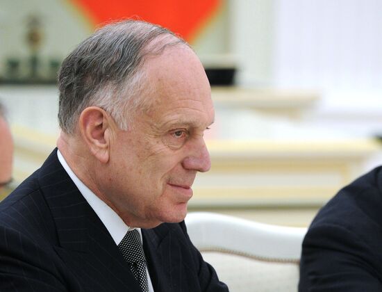 President Vladimir Putin meets with World Jewish Congress President Ronald S. Lauder