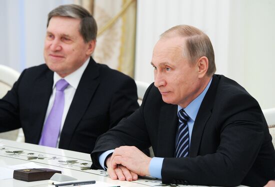 President Vladimir Putin meets with World Jewish Congress President Ronald S. Lauder