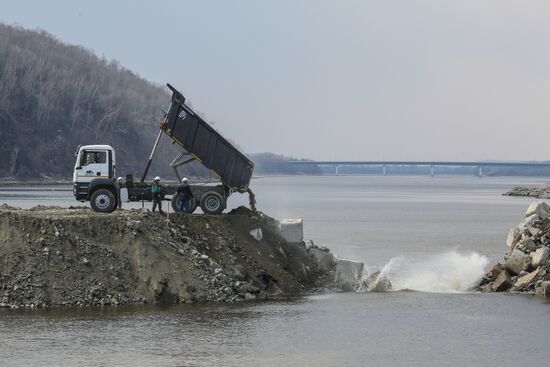 River Bureya damming at Nizhne-Bureiskaya HPP in Amur region