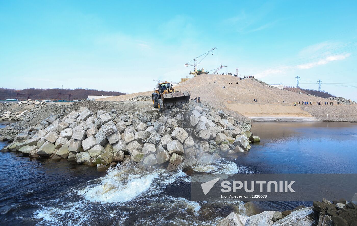 River Bureya damming at Nizhne-Bureiskaya HPP in Amur region