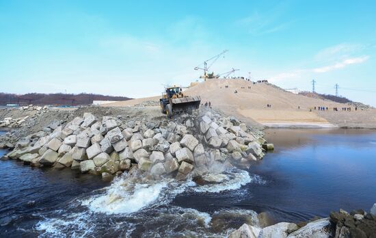 River Bureya damming at Nizhne-Bureiskaya HPP in Amur region