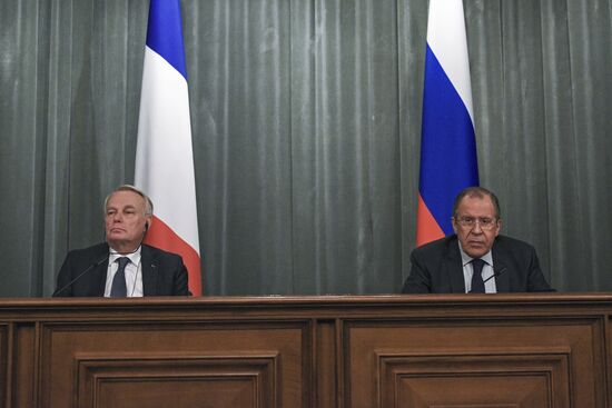 Russian Foreign Minister Sergei Lavrov meets with French Foreign Minister Jean-Marc Ayrault