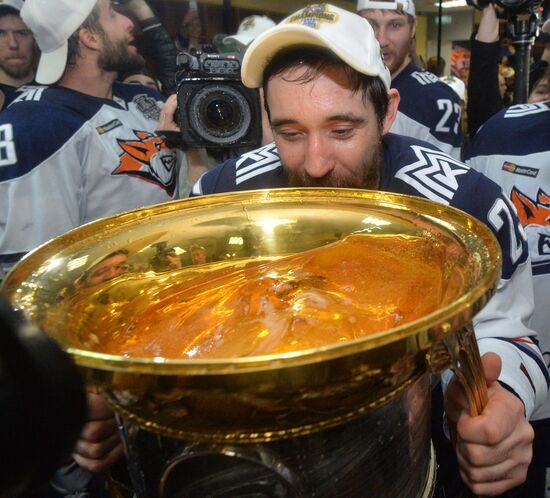 Kontinental Hockey League. CSKA vs. Metallurg