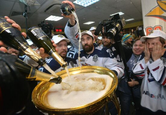 Kontinental Hockey League. CSKA vs. Metallurg