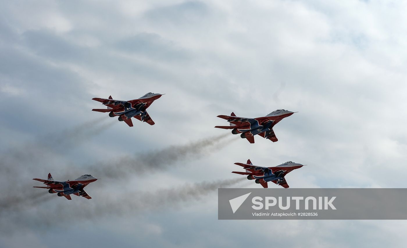 Joint rehearsal of aerobatic teams before the Victory Parade