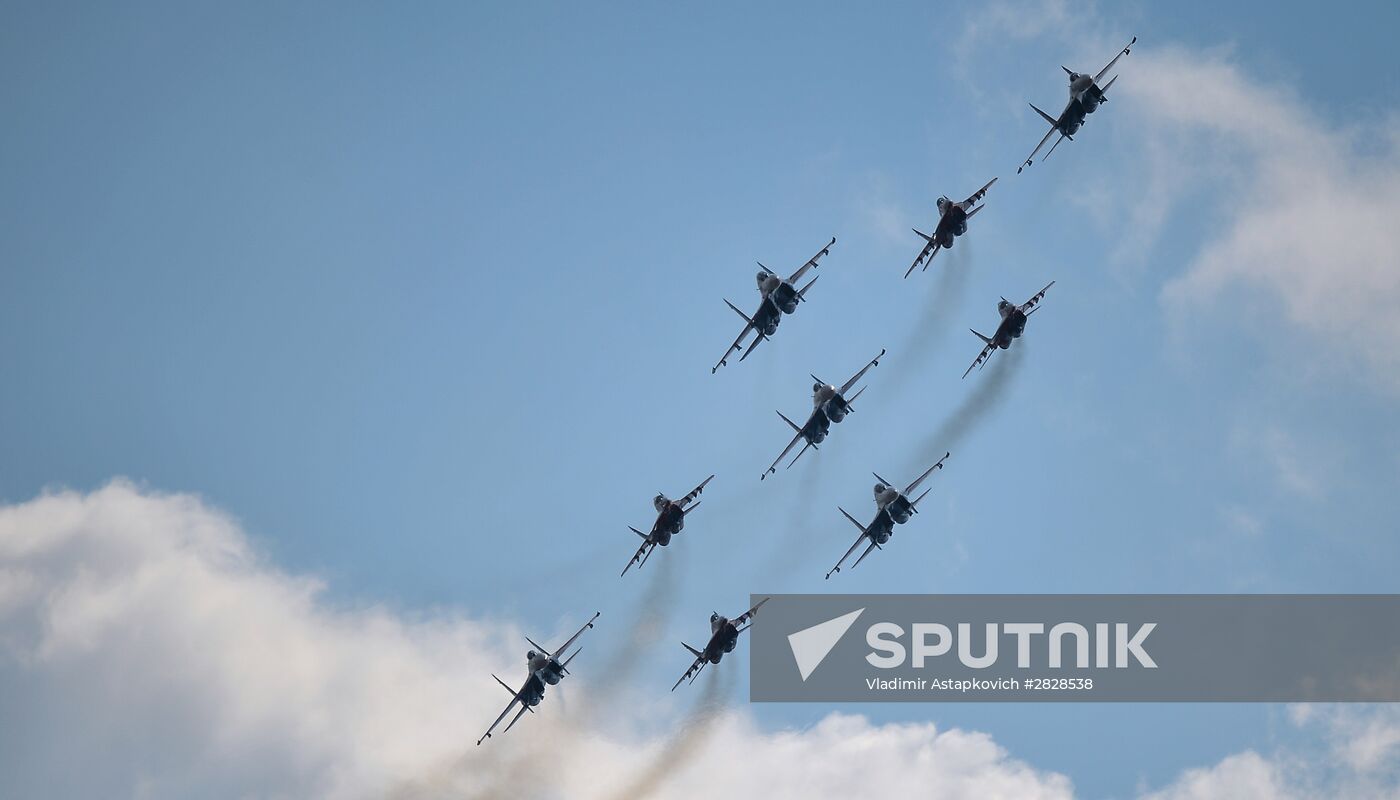 Joint rehearsal of aerobatic teams before the Victory Parade