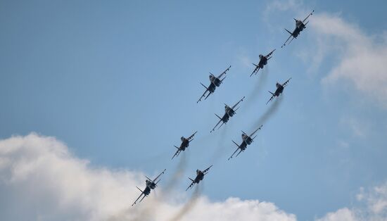 Joint rehearsal of aerobatic teams before the Victory Parade