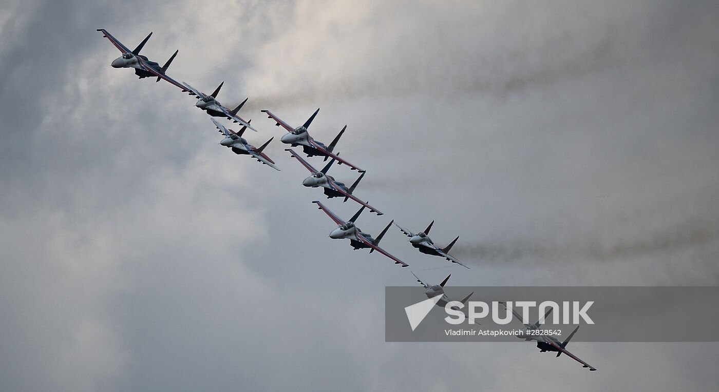 Joint rehearsal of aerobatic teams before the Victory Parade