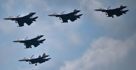 Joint rehearsal of aerobatic teams before the Victory Parade