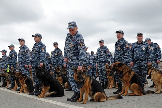 Police ceremonial review in Samara