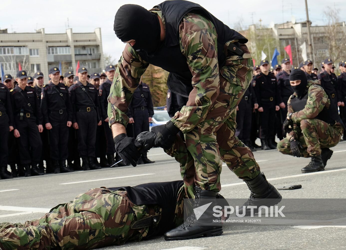 Inspection of police troops in Samara