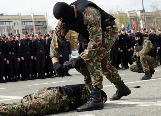 Inspection of police troops in Samara