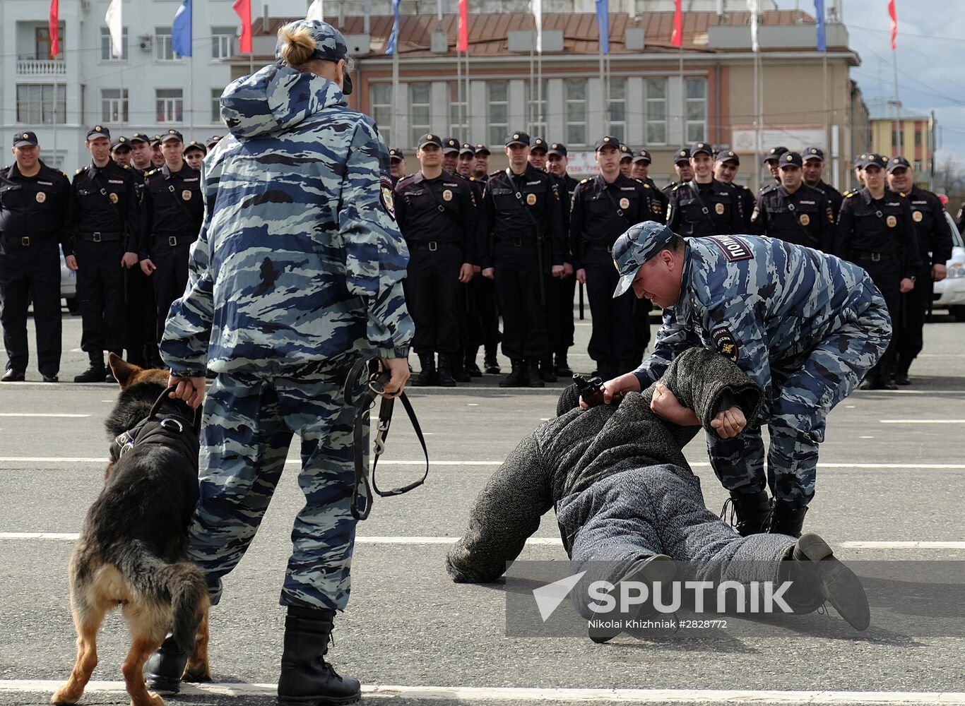 Inspection of police troops in Samara