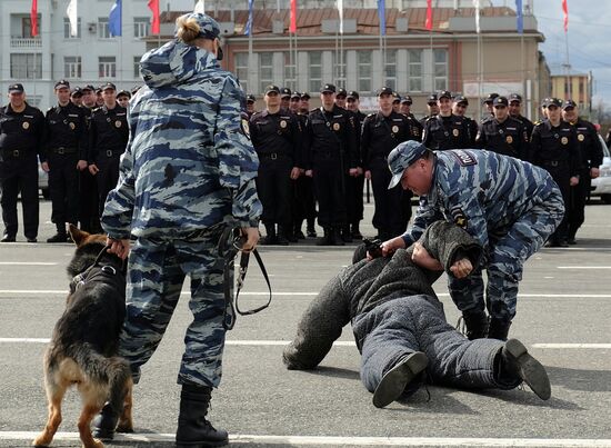 Inspection of police troops in Samara