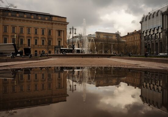 Fountain season begins in St. Petersburg