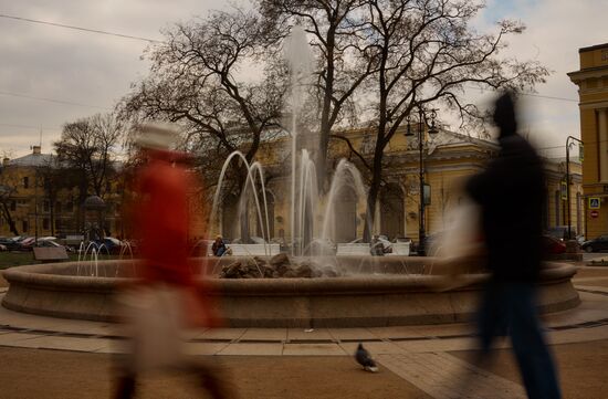 Fountain season begins in St. Petersburg