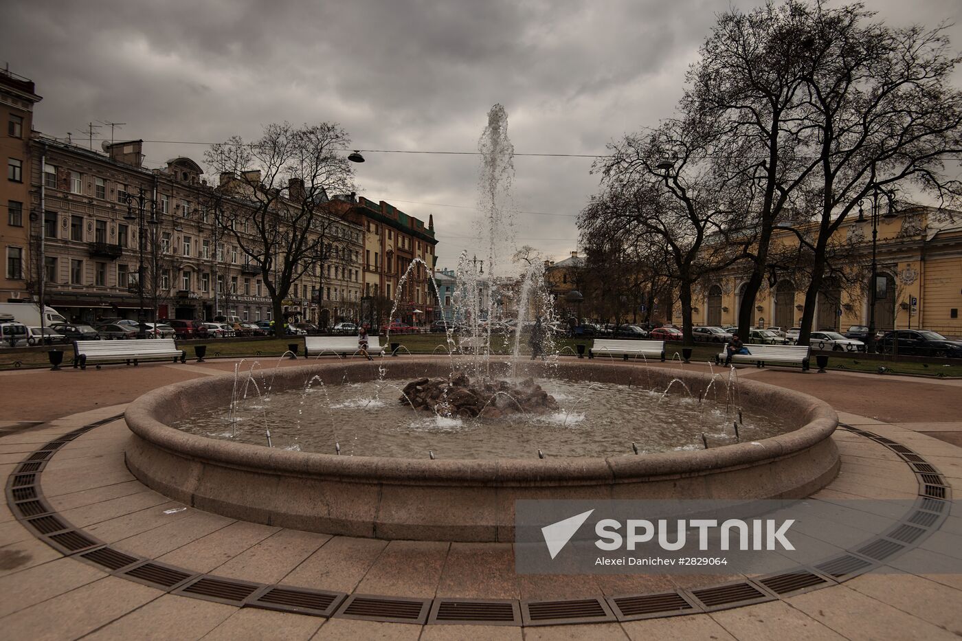 Fountain season begins in St. Petersburg