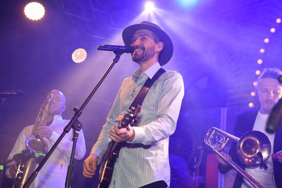 Uma2rman band presents new album