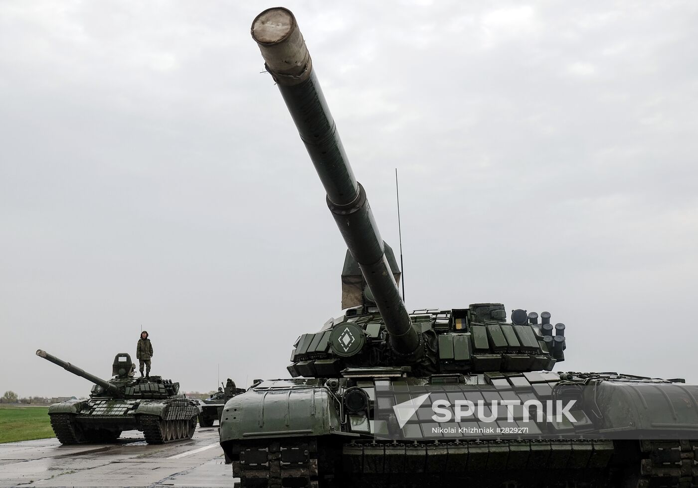 Foot-borne and mechanized parade crews train in Samara