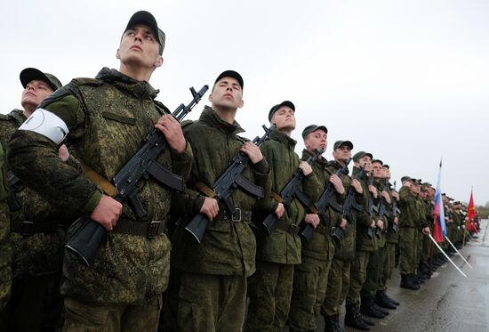 Foot-borne and mechanized parade crews train in Samara